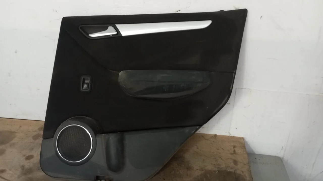 Foto de GUARNECIDO PUERTA TRASERA DERECHA MERCEDES-BENZ CLASE A (BM 169) 2.0 CDI CAT (140 CV / 103 KW) referencia A1697303070