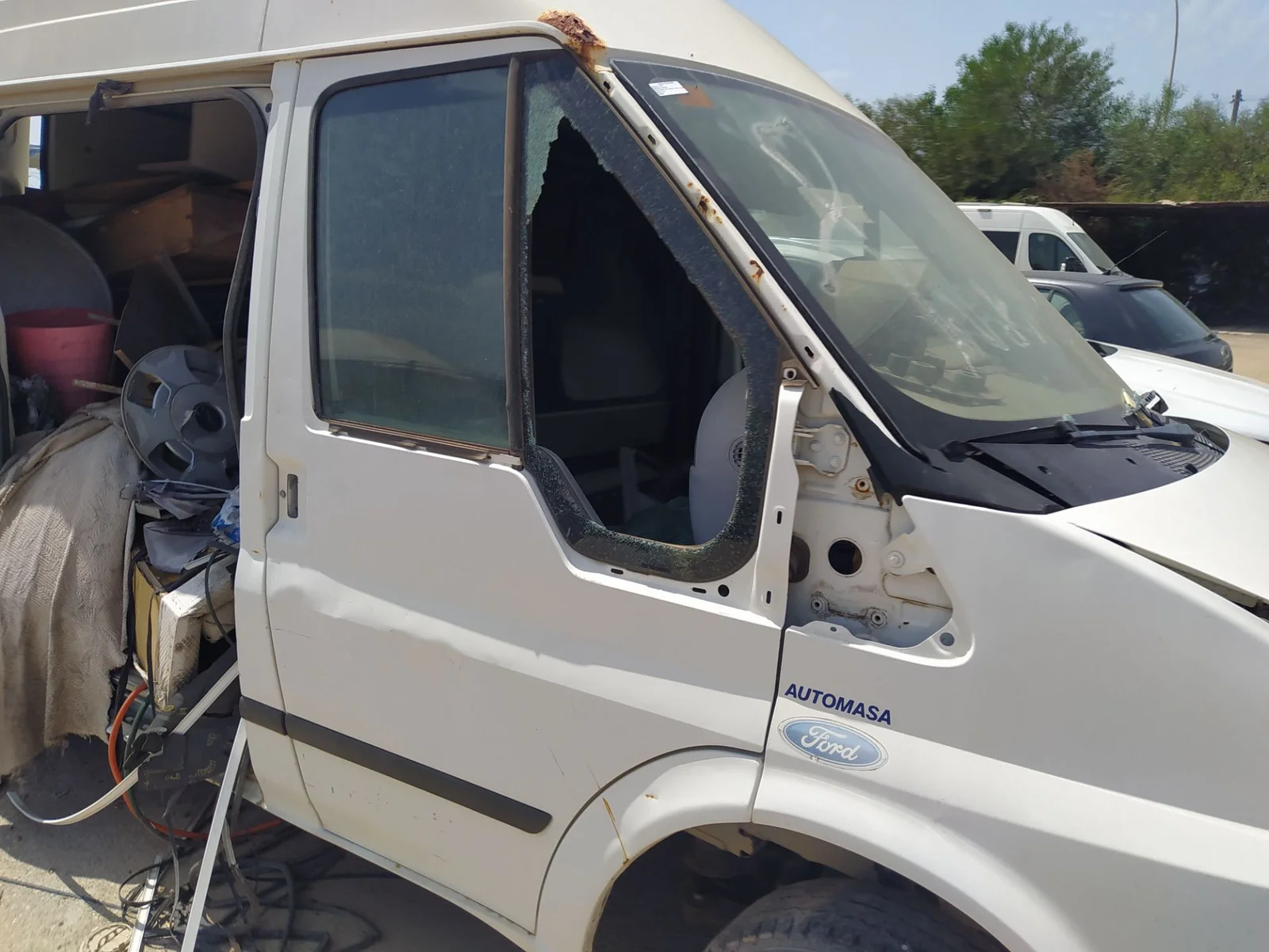 Foto de PUERTA DELANTERA DERECHA FORD TRANSIT FURGÓN CORTO (FY) 2.0 TDE CAT (101 CV / 74 KW) referencia 4703950