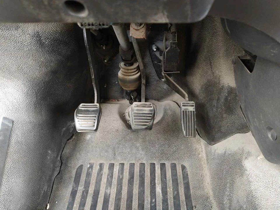 Foto de PEDAL FRENO FORD TRANSIT COMBI (FY) 2.0 TD CAT (75 CV / 55 KW)