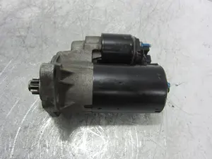 Foto de MOTOR ARRANQUE VOLKSWAGEN GOLF IV BERLINA (1J1)(10.1997) 1.6 16V (105 CV / 77 KW) referencia 0001121006 foto 4