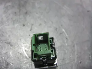 Foto de INTERRUPTOR PEUGEOT 208 referencia 96750883ZD foto 4