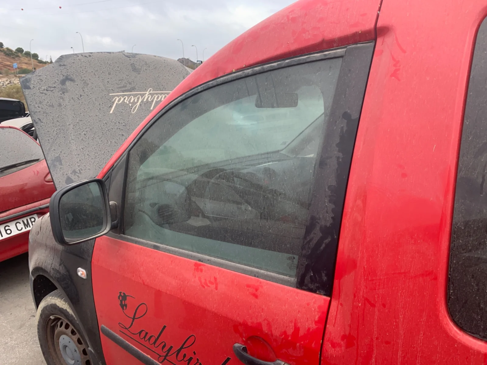 Foto de LUNA DELANTERA IZQUIERDA VOLKSWAGEN CADDY (2K)(02.2004) 2.0 SDI (69 CV / 51 KW) referencia 2K0845201C