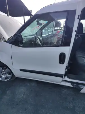 Foto de PUERTA DELANTERA IZQUIERDA FIAT II DOBLÒ (152) 1.6 JTDM 16V CAT (105 CV / 77 KW) referencia 51847706 foto 2