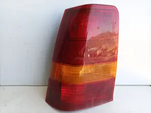 Foto de PILOTO TRASERO IZQUIERDO OPEL KADETT E 1.6  (75 CV / 55 KW) referencia 2057100584