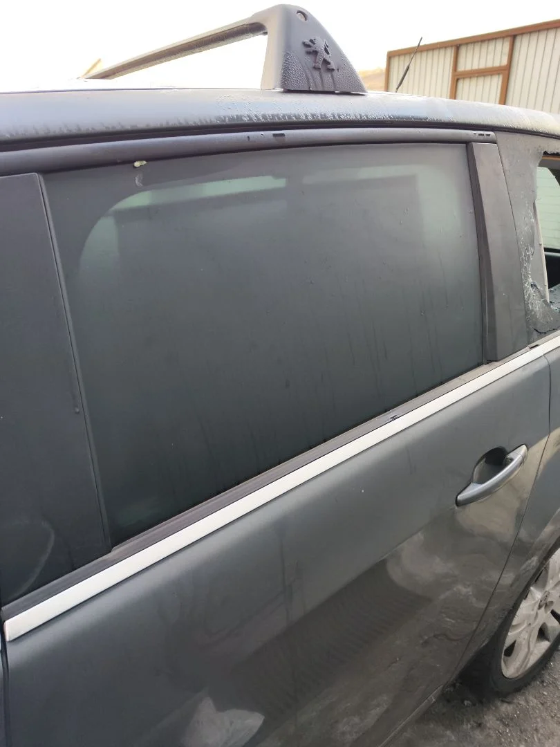 Foto de LUNA TRASERA IZQUIERDA PEUGEOT 5008 1.6 HDi FAP CAT (9HZ / DV6TED4) (109 CV / 80 KW)