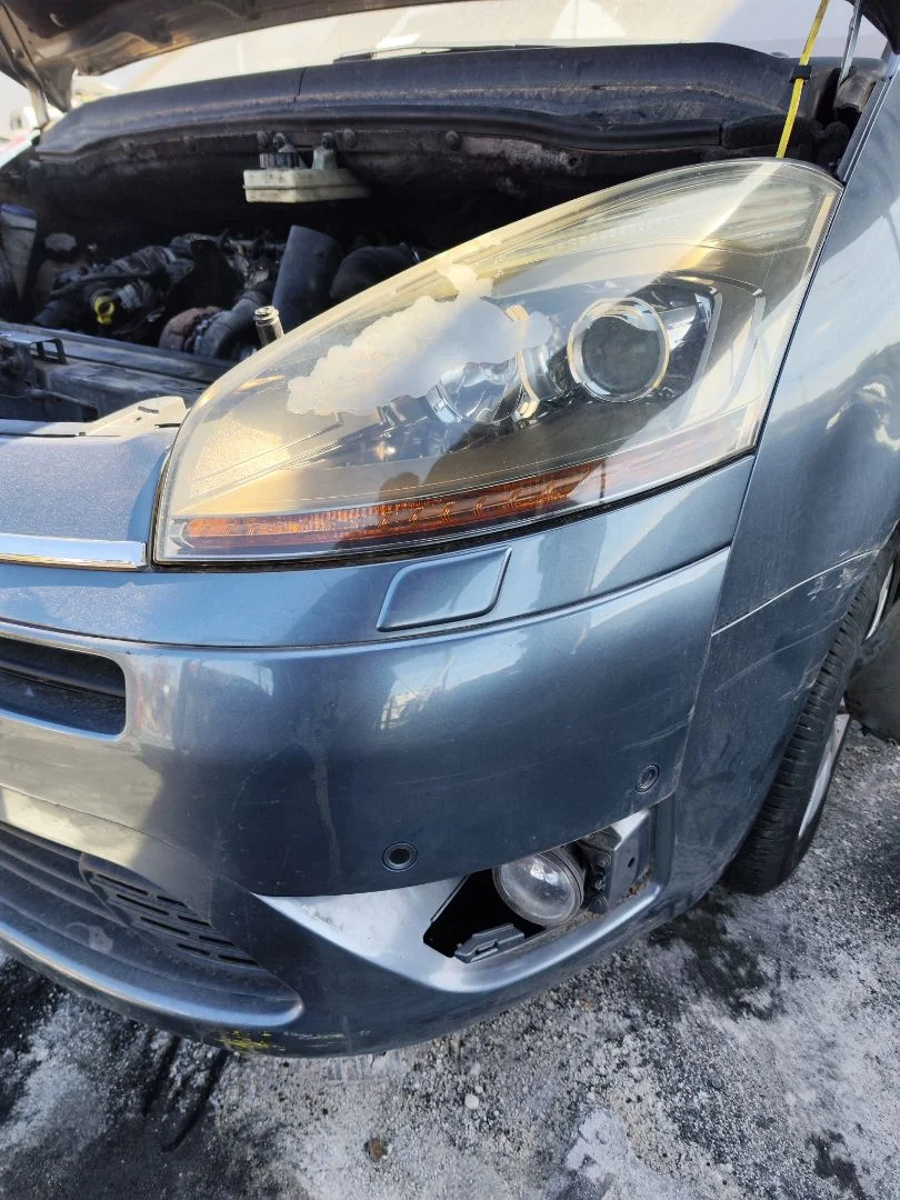 Foto de FARO IZQUIERDO CITROEN GRAND C4 PICASSO 1.6 16V HDi FAP (109 CV / 80 KW)