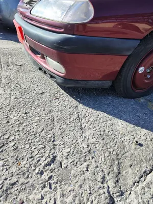 Foto de PARAGOLPES DELANTERO RENAULT LAGUNA (B56) 2.0 (113 CV / 83 KW) foto 2