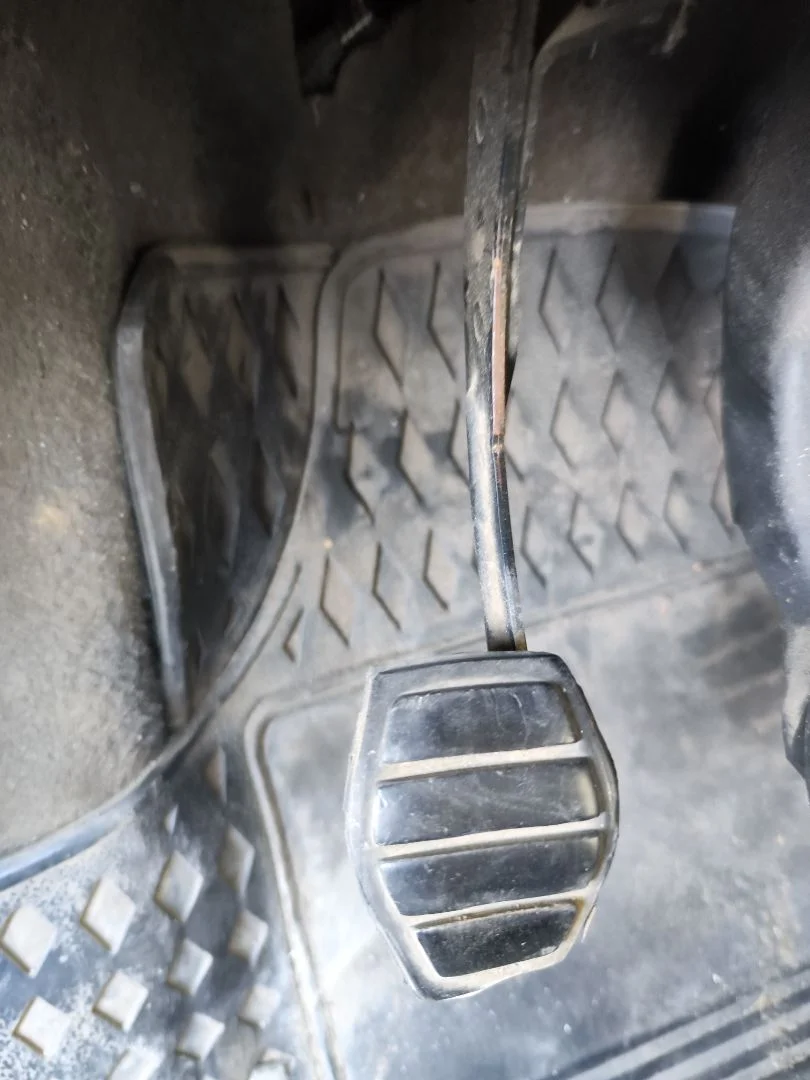 Foto de PEDAL EMBRAGUE RENAULT SCENIC I (JA...) 1.9 dCi Diesel CAT (102 CV / 75 KW)