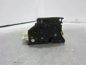 Foto de CERRADURA PUERTA DELANTERA DERECHA AUDI Q7 (4L) 3.0 V6 24V TDI (239 CV / 176 KW) referencia CZ3C1837016A