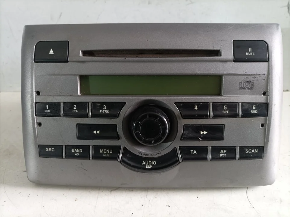 Foto de SISTEMA AUDIO / RADIO CD FIAT STILO (192) 1.9 JTD CAT (116 CV / 85 KW) referencia 735392558