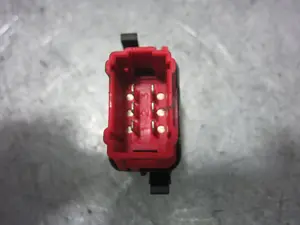 Foto de INTERRUPTOR RENAULT CLIO II FASE II (B/CB0) 1.5 dCi Diesel (82 CV / 60 KW) referencia 060035 foto 3