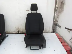 Foto de JUEGO ASIENTOS COMPLETO FORD FOCUS SPORTBREAK (CB8) 1.6 TDCi CAT (95 CV / 70 KW) foto 22