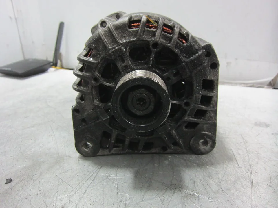 Foto de ALTERNADOR RENAULT LAGUNA II (BG0) 2.2 dCi Turbodiesel (150 CV / 110 KW) referencia 8EL011710641