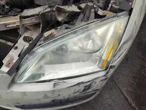 Foto de FARO IZQUIERDO FORD FOCUS BERLINA (CAP) 1.8 TDCi Turbodiesel CAT (116 CV / 85 KW) referencia 1480990 foto 2