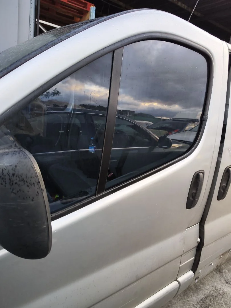 Foto de LUNA DELANTERA IZQUIERDA OPEL VIVARO FURGÓN/COMBI 2.0 16V CDTI (114 CV / 84 KW)