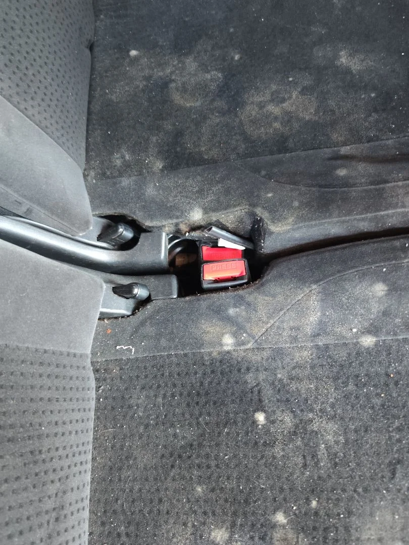 Foto de ENGANCHE CINTURON TRASERO IZQUIERDO CITROEN GRAND C4 PICASSO 1.6 16V HDi FAP (109 CV / 80 KW)