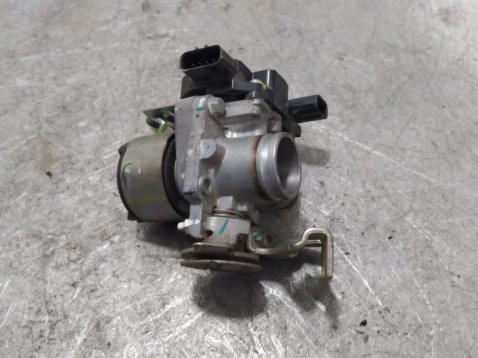 Foto de CAJA MARIPOSA HONDA CBR 600.00 cc 36.61 ci (118.00 cv 86.1 kw) referencia EM15ASR