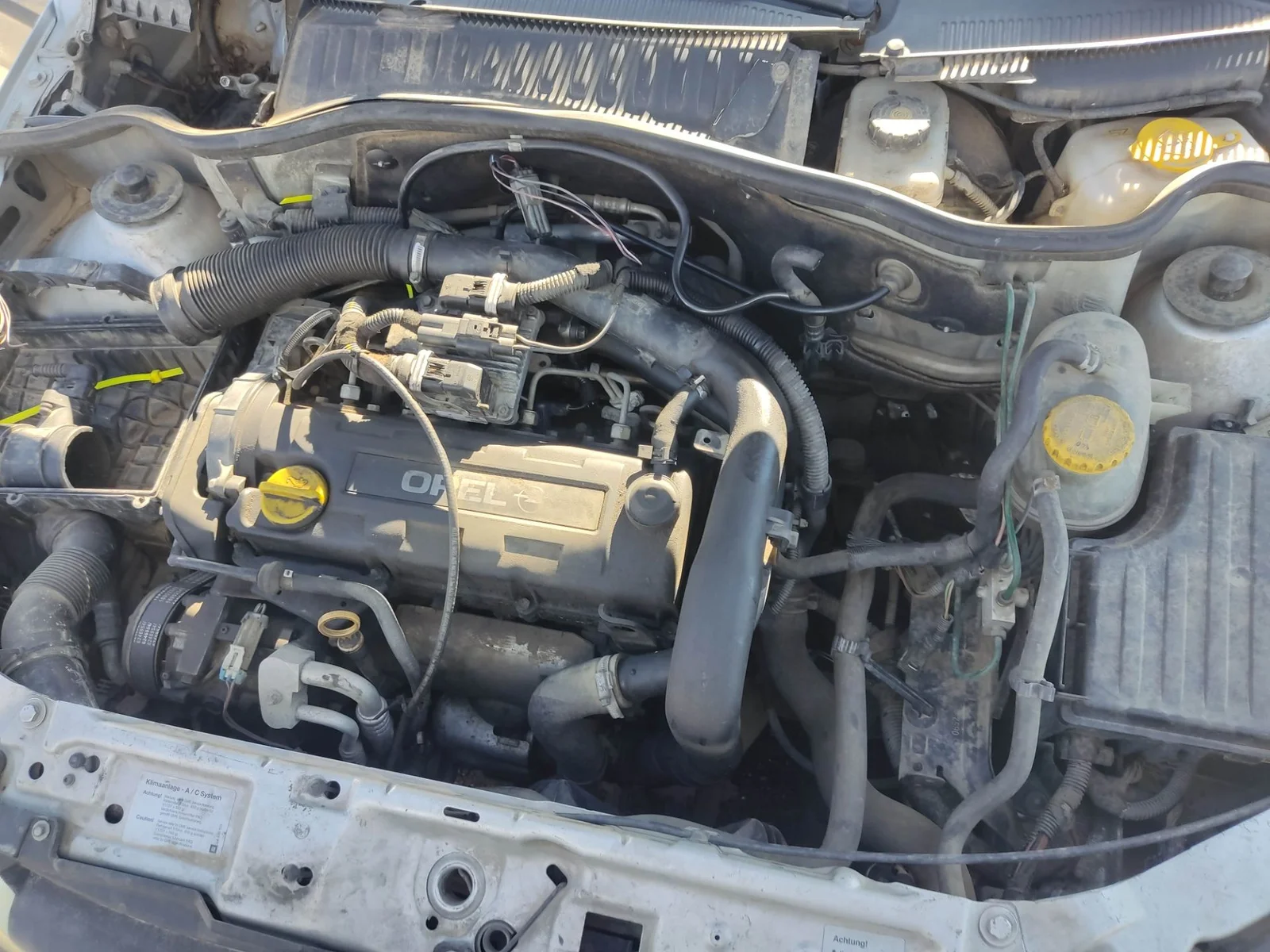 Foto de MOTOR COMPLETO OPEL COMBO (CORSA C) 1.7 16V DI CAT (Y 17 DTL / LK8) (65 CV / 48 KW)