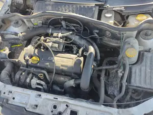 Foto de MOTOR COMPLETO OPEL COMBO (CORSA C) 1.7 16V DI CAT (Y 17 DTL / LK8) (65 CV / 48 KW)