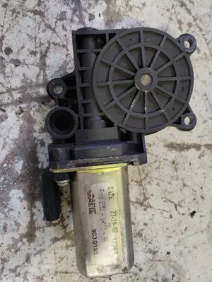 Foto de MOTOR ELEVALUNAS DELANTERO DERECHO FORD FIESTA (CBK) 1.6 16V CAT (101 CV / 74 KW) referencia 2S5114553 foto 2