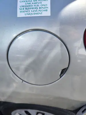 Foto de TAPA EXTERIOR COMBUSTIBLE PEUGEOT 207 1.4  (73 CV / 54 KW)