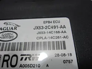 Foto de CAJA RELES / FUSIBLES JAGUAR F-TYPE COUPÉ 2.0 TwinTurbo CAT (300 CV / 221 KW) referencia 594C11F02 foto 8