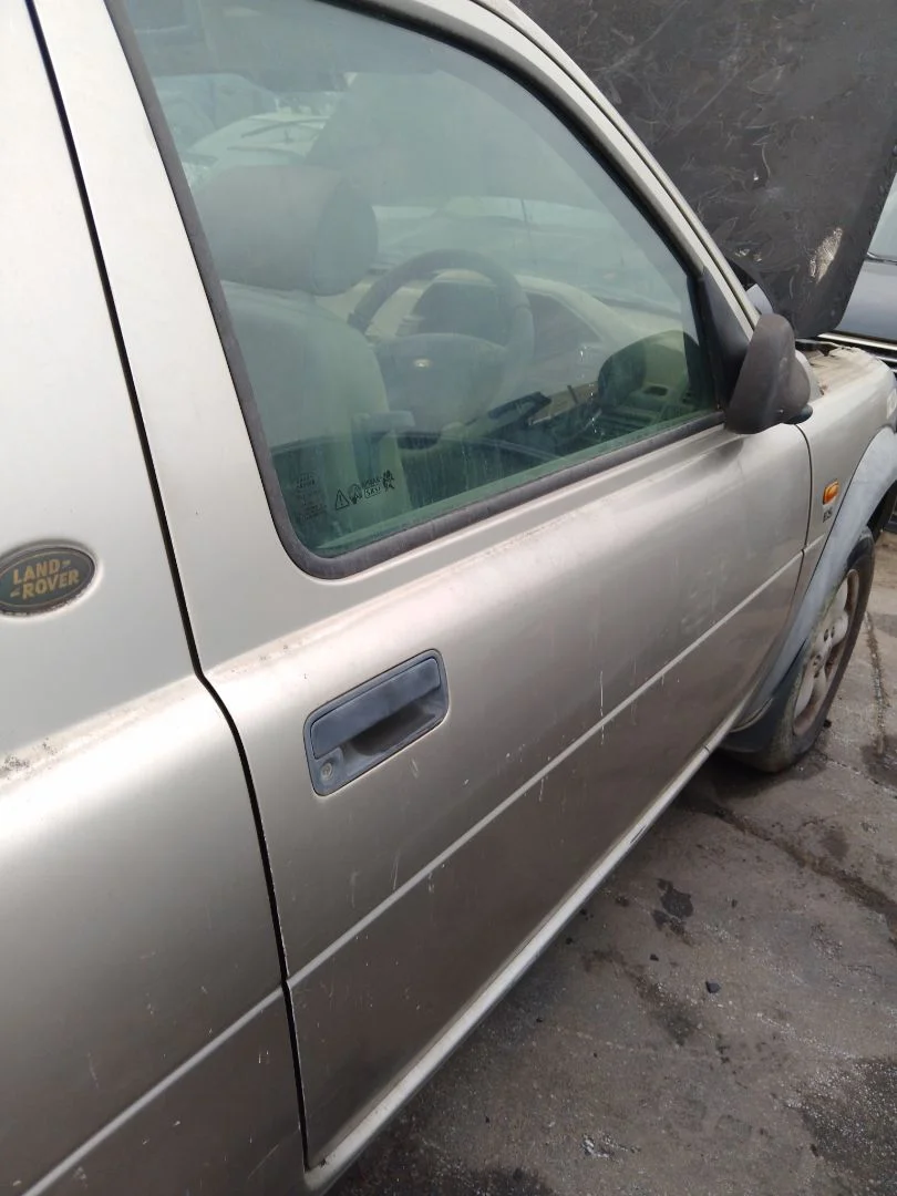 Foto de PUERTA DELANTERA DERECHA LAND ROVER FREELANDER (LN) 2.0 Td4 CAT (112 CV / 82 KW)