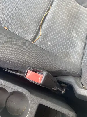 Foto de ENGANCHE CINTURON DELANTERO DERECHO FORD FOCUS C-MAX (CAP)(2003) 1.6 TDCi CAT (109 CV / 80 KW)