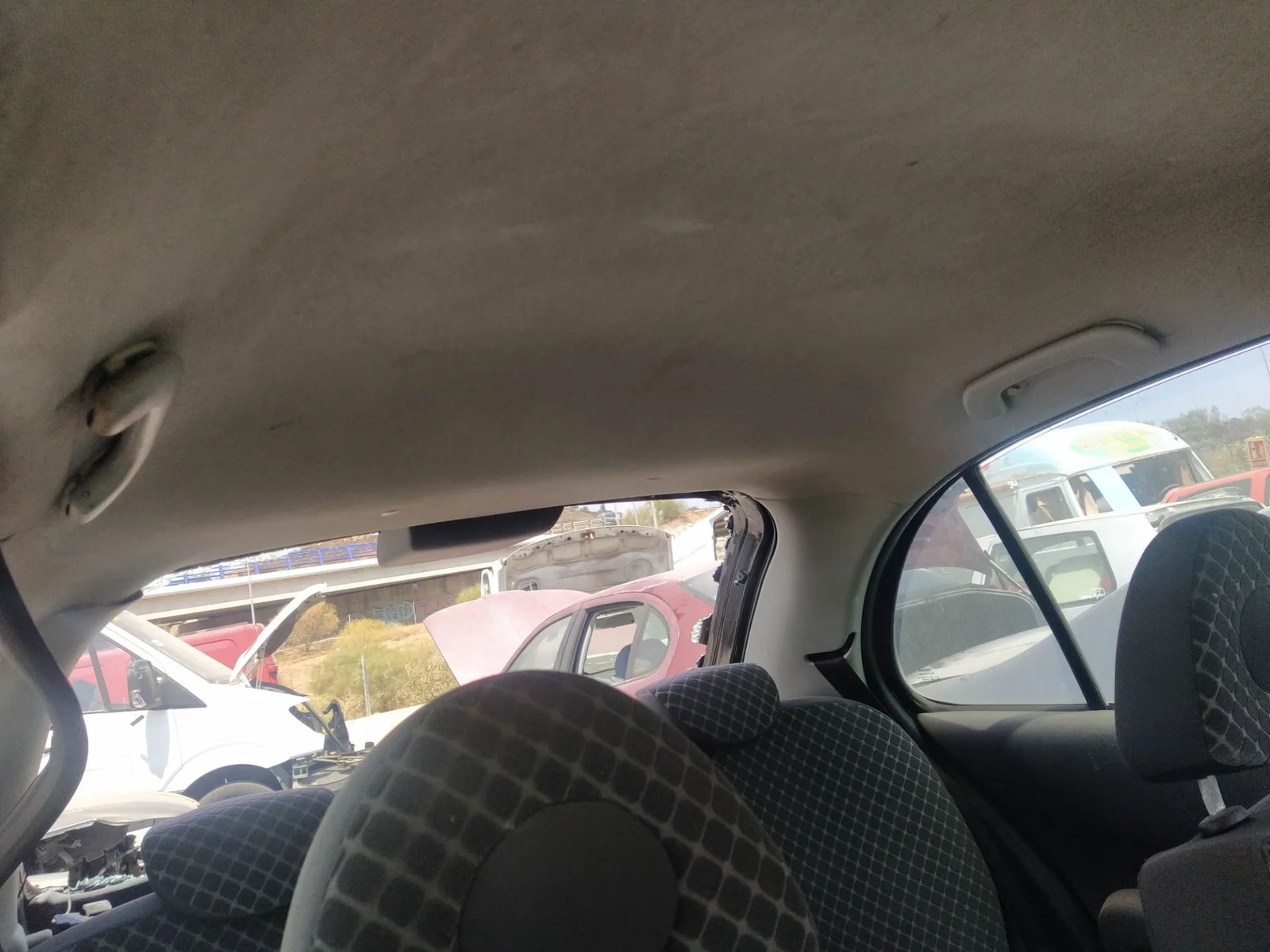 Foto de ASIDERO TECHO TRASERO DERECHO NISSAN MICRA (K12E) 1.2 CAT (65 CV / 48 KW)