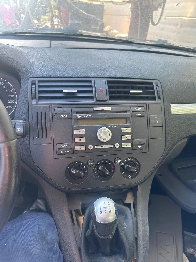 Foto de SISTEMA AUDIO / RADIO CD FORD FOCUS C-MAX (CAP)(2003) 1.6 TDCi CAT (109 CV / 80 KW)