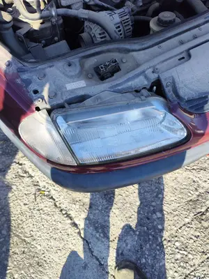 Foto de FARO DERECHO RENAULT LAGUNA (B56) 2.0 (113 CV / 83 KW) foto 2