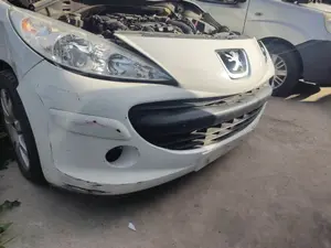Foto de PARAGOLPES DELANTERO PEUGEOT 207 1.6 HDi FAP CAT (9HZ / DV6TED4) (109 CV / 80 KW) foto 2