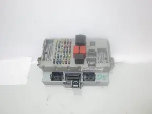 Foto de CAJA RELES / FUSIBLES FIAT II PUNTO (188) BERLINA referencia 46774357