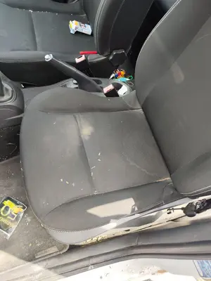 Foto de ASIENTO DELANTERO IZQUIERDO RENAULT CLIO III 1.2 16V (75 CV / 55 KW)