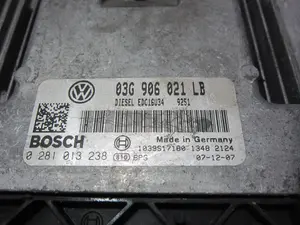 Foto de CENTRALITA MOTOR UCE SKODA OCTAVIA COMBI (1Z5) 1.9 TDI (105 CV / 77 KW) referencia 03G906021LB foto 3