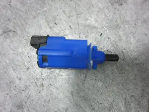 Foto de INTERRUPTOR RENAULT CAPTUR I 1.5 dCi Diesel FAP Energy (90 CV / 66 KW) referencia 253251679R
