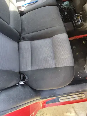 Foto de ASIENTOS TRASERO DERECHO VOLKSWAGEN GOLF IV BERLINA (1J1)(10.1997) 1.9 TDI (90 CV / 66 KW)