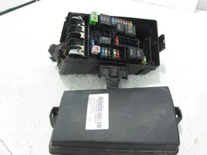 Foto de CAJA RELES / FUSIBLES SEAT ALTEA (5P1) referencia 5Q0937132A