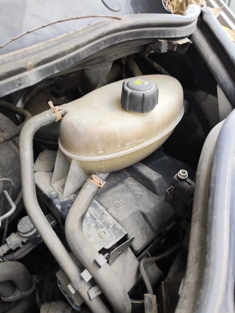 Foto de DEPOSITO EXPANSION OPEL VIVARO FURGÓN/COMBI 2.0 16V CDTI (114 CV / 84 KW)