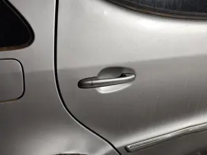 Foto de MANETA EXTERIOR TRASERA DERECHA MERCEDES-BENZ CLASE A (BM 168) 1.7 CDI Diesel CAT (95 CV / 70 KW) referencia A1687600270