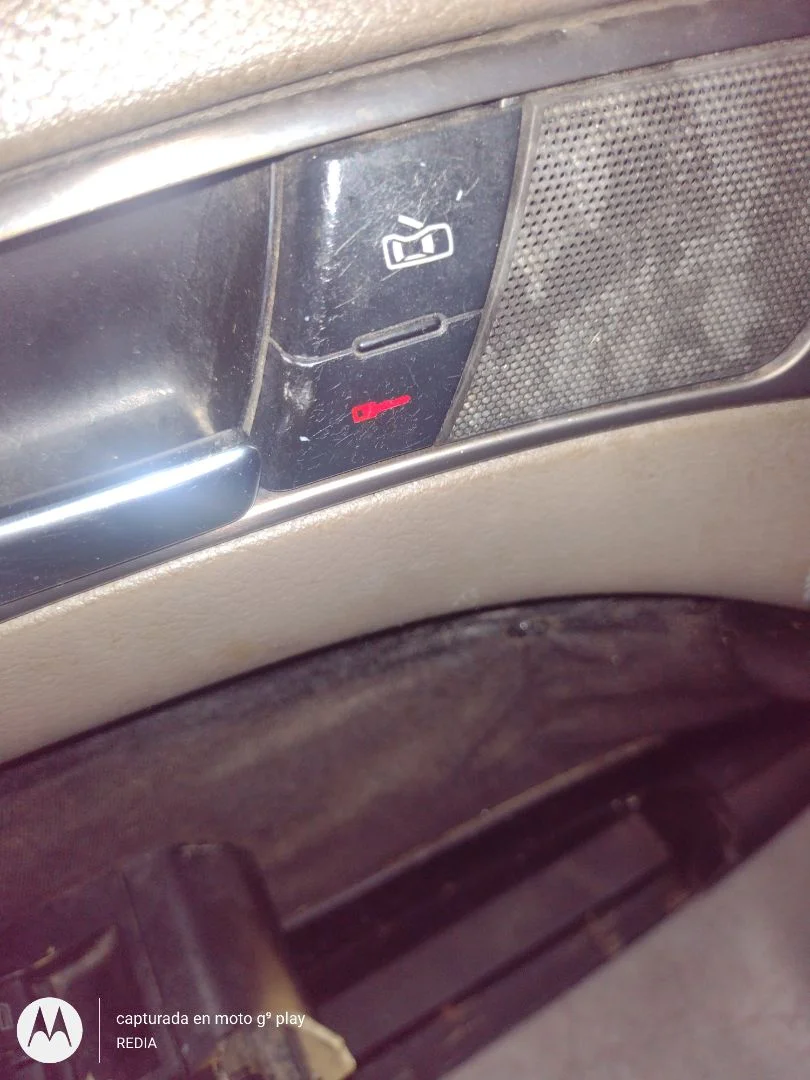 Foto de INTERRUPTOR AUDI A6 BERLINA (4B2) 1.9 TDI (131 CV / 96 KW)
