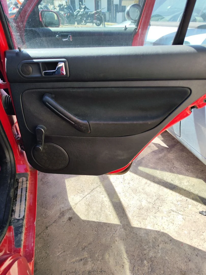 Foto de GUARNECIDO PUERTA TRASERA DERECHA VOLKSWAGEN GOLF IV BERLINA (1J1)(10.1997) 1.9 TDI (90 CV / 66 KW)