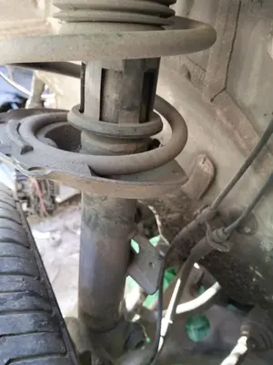 Foto de BRAZO SUSPENSION DELANTERO IZQUIERDO SEAT ARONA (KJ) 1.6 TDI (116 CV / 85 KW)