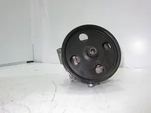 Foto de BOMBA DIRECCION FORD FOCUS BERLINA (CAP) referencia 4M503A733AR