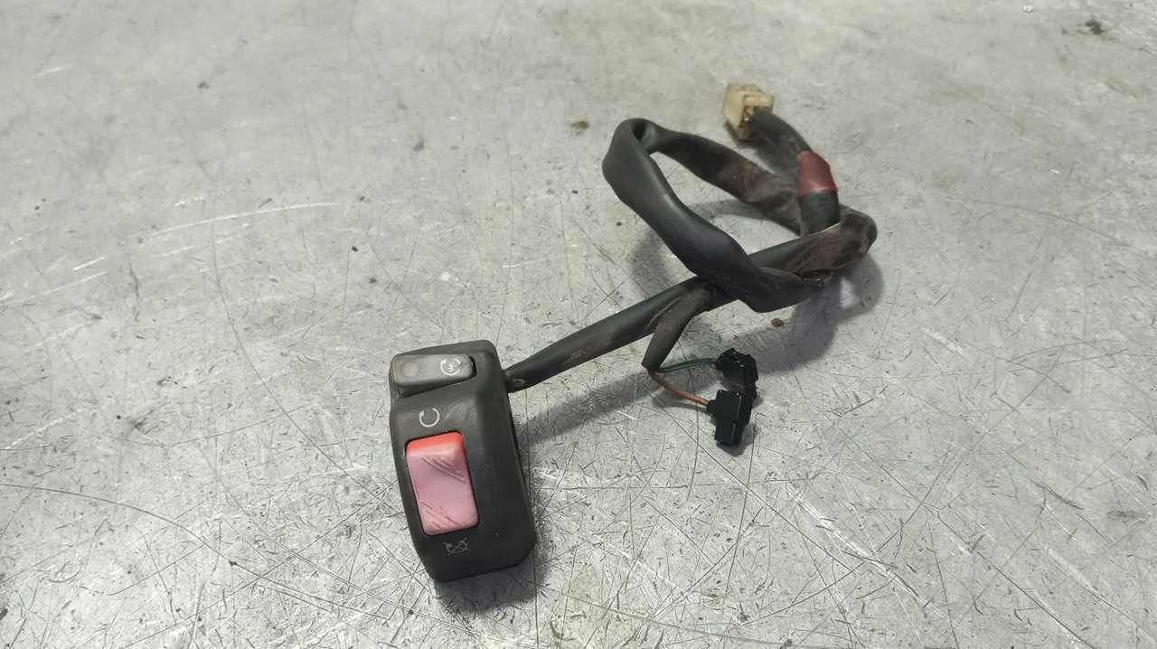 Foto de PIÑA LUCES DERECHA YAMAHA FZ 8 / FAZER8 779 cm3 - 78.1 kW (0 CV / 0 KW) referencia BEB839630000