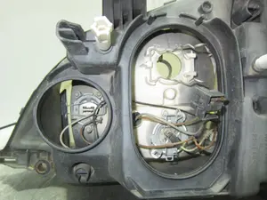 Foto de FARO DERECHO MERCEDES-BENZ CLASE ML (BM 163) 3.2 V6 18V CAT (218 CV / 160 KW) referencia 96321200 foto 3