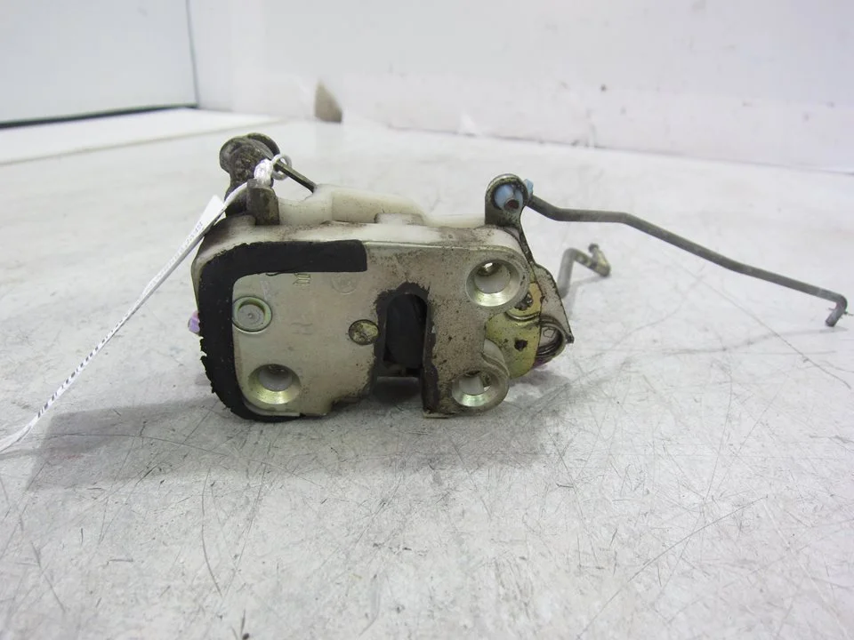Foto de CERRADURA PUERTA DELANTERA DERECHA OPEL FRONTERA A 2.0 (116 CV / 85 KW)