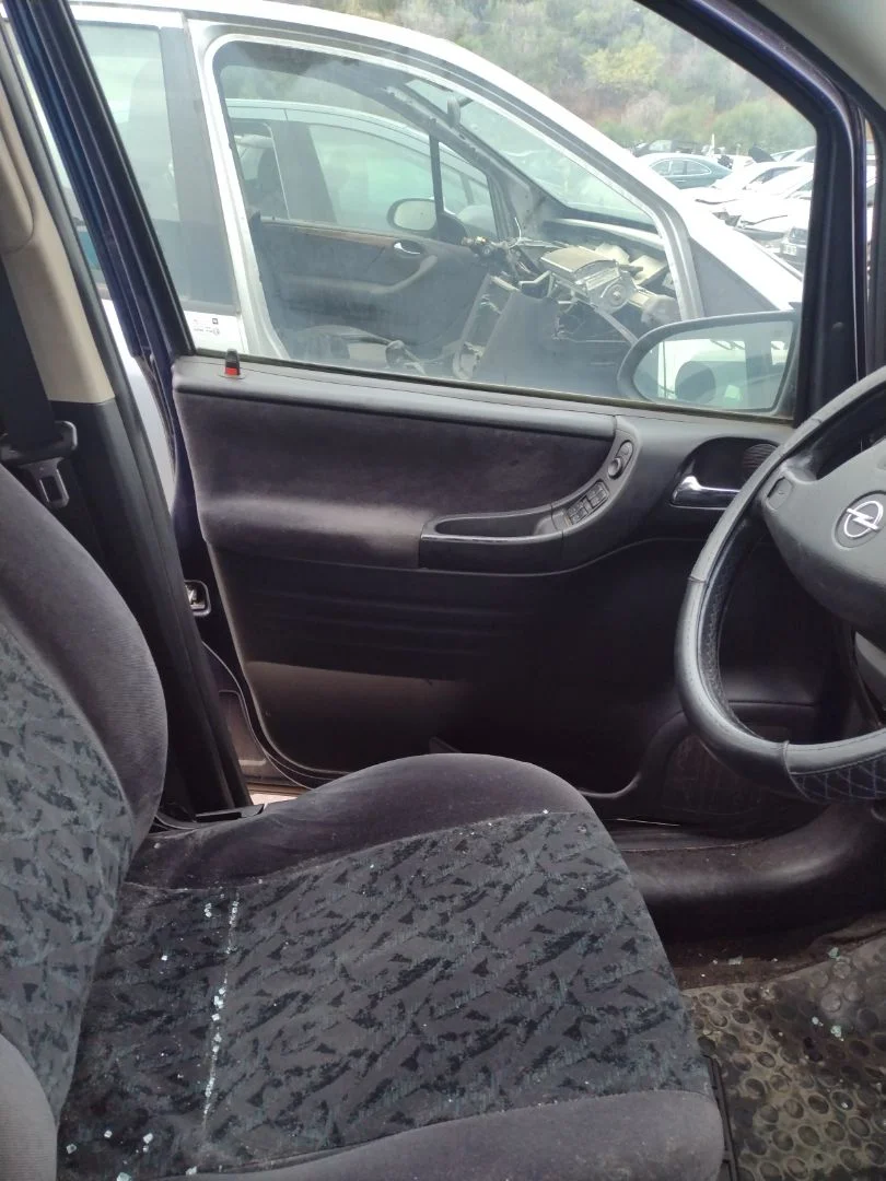 Foto de GUARNECIDO PUERTA DELANTERA IZQUIERDA OPEL ZAFIRA A 2.0 DTI (101 CV / 74 KW) referencia 13141842