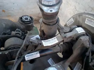 Foto de BRAZO SUSPENSION INFERIOR TRASERO DERECHO BMW SERIE 5 GRAN TURISMO (F07) 3.0 24V Turbo (306 CV / 225 KW) foto 2