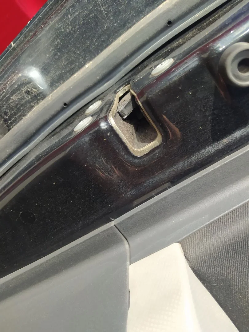 Foto de CERRADURA PUERTA DELANTERA IZQUIERDA TOYOTA YARIS (KSP9/SCP9/NLP9) 1.4 Turbodiesel CAT (90 CV / 66 KW)